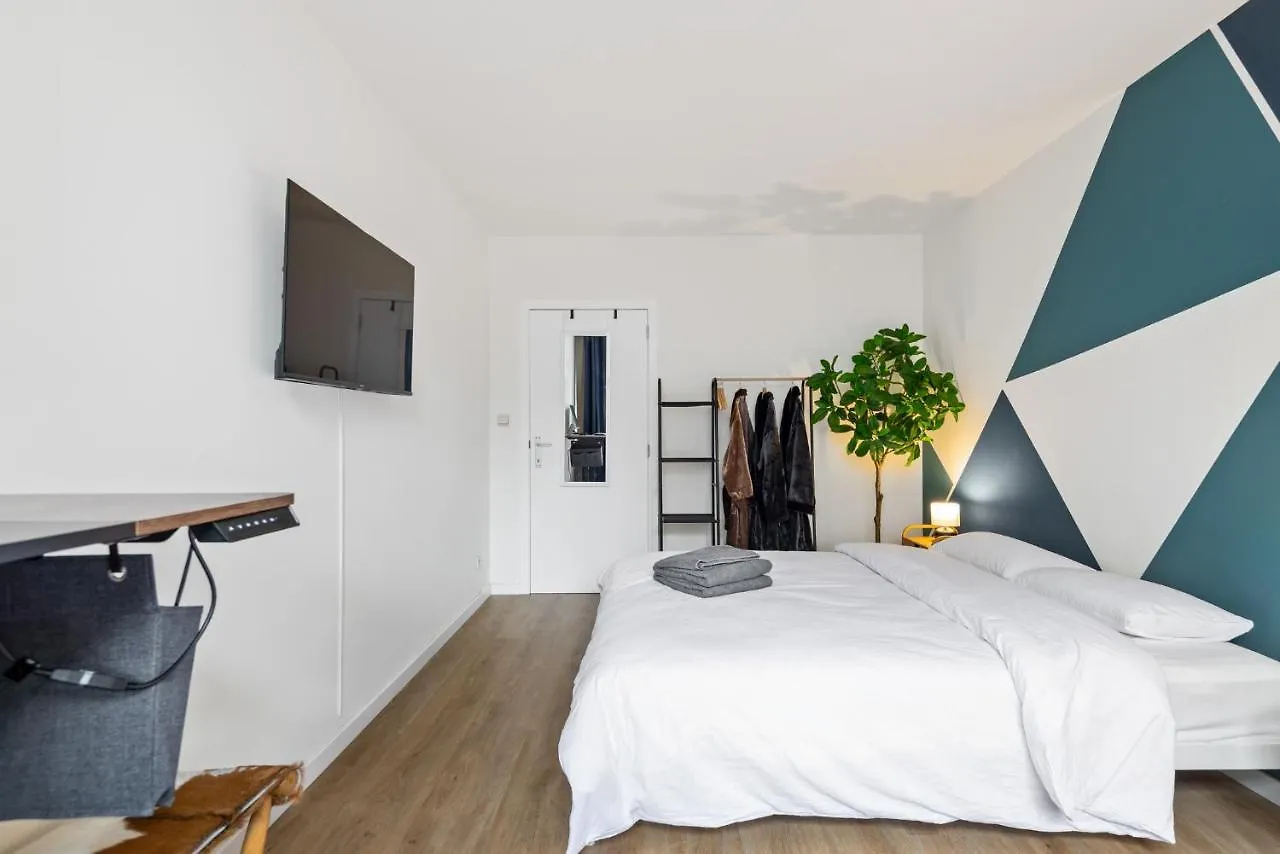 Cozy Antwerp - City Family Apartment With Parking 0*,  Bélgica